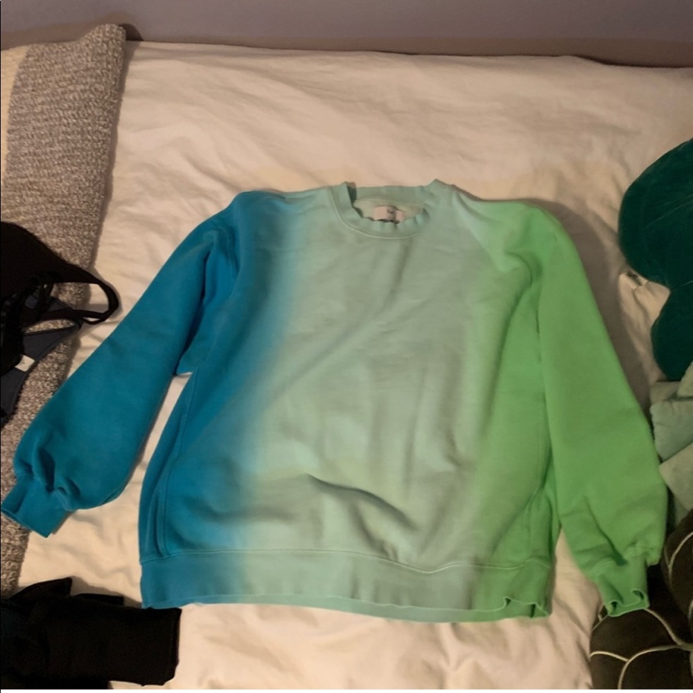 Aritzia TNA crewneck